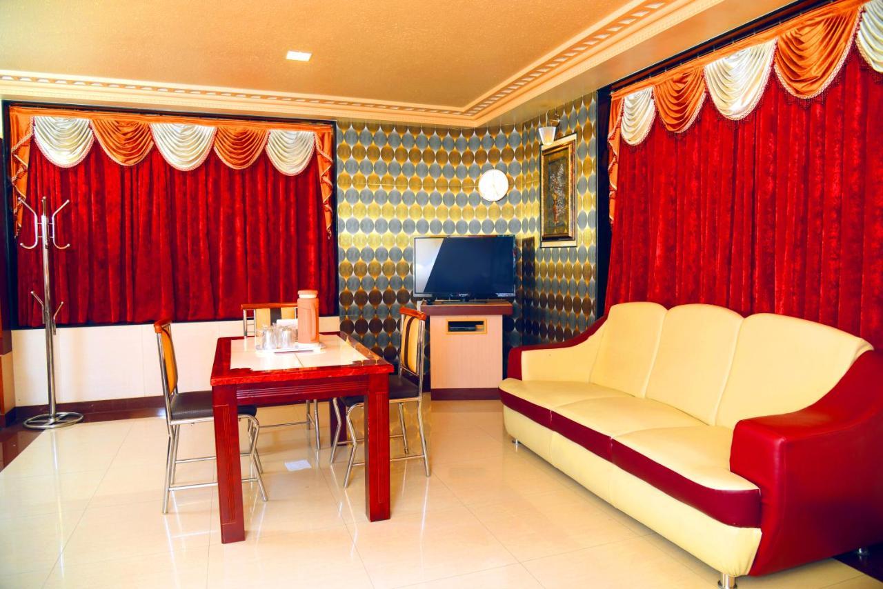 The Grand Krishna Rooms バンガロール エクステリア 写真